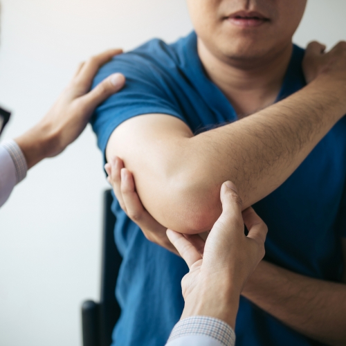 physical-therapy-clinic-elbow-pain-relief-McCabe-and-Brady-Physical-Therapy-Ivyland-New-Britain-Warminster-PA